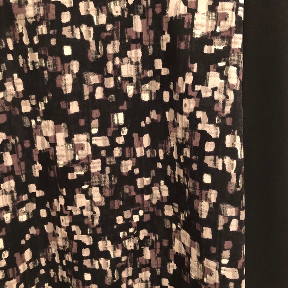 Two-Toned Black Patterned Dress - Picture 3 of 10